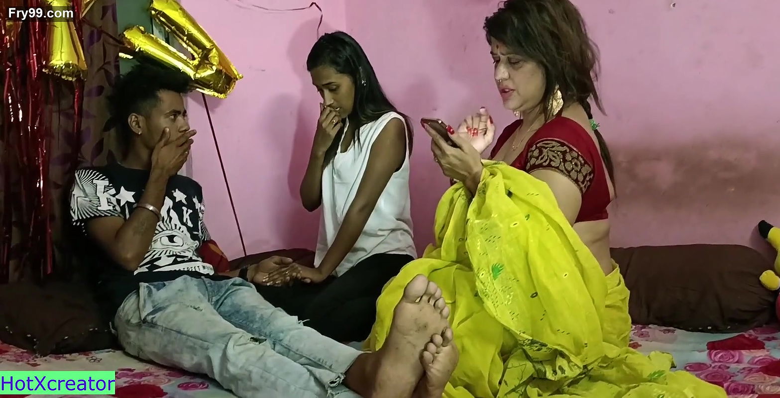 Girlfriend allow her BF for fucking hot Houseowner Aunty!! Hindi Reality Sex