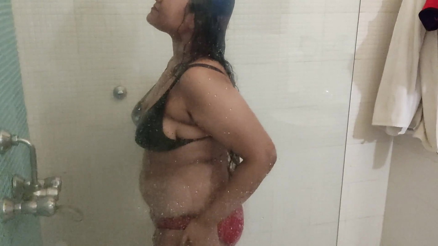 Lonely horny booby priti bhabhi bathing