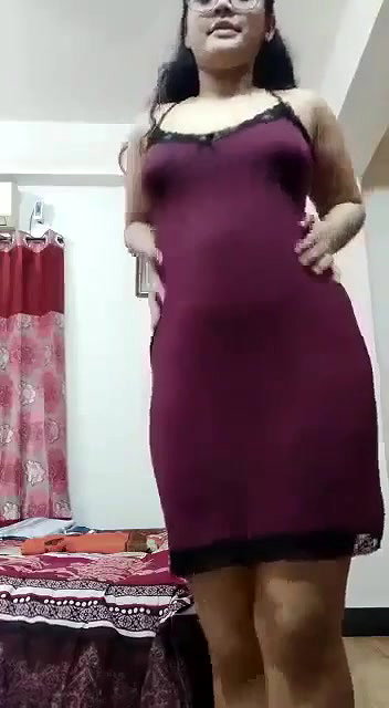 Horny Bengali Girl Showing Her Nude