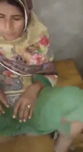Village bhabhi pussy fingering and blowjob to devar
