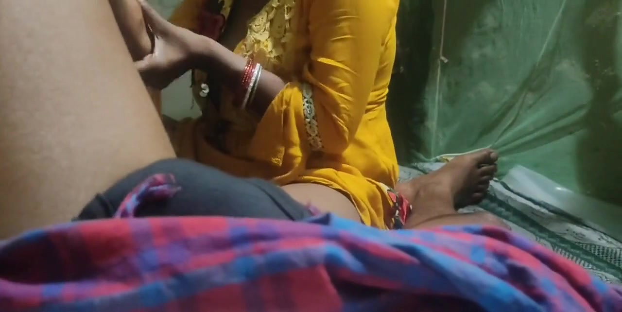 Aunty ki aapna lund chusaya bedroom me
