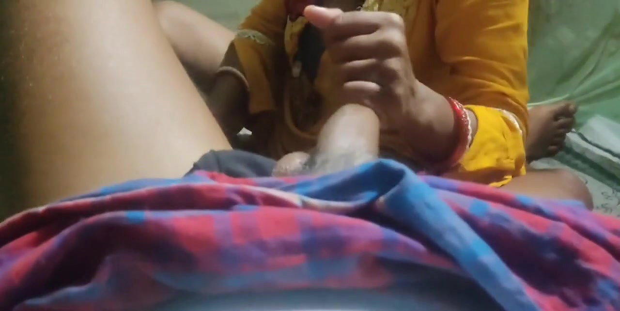 Aunty ki aapna lund chusaya bedroom me