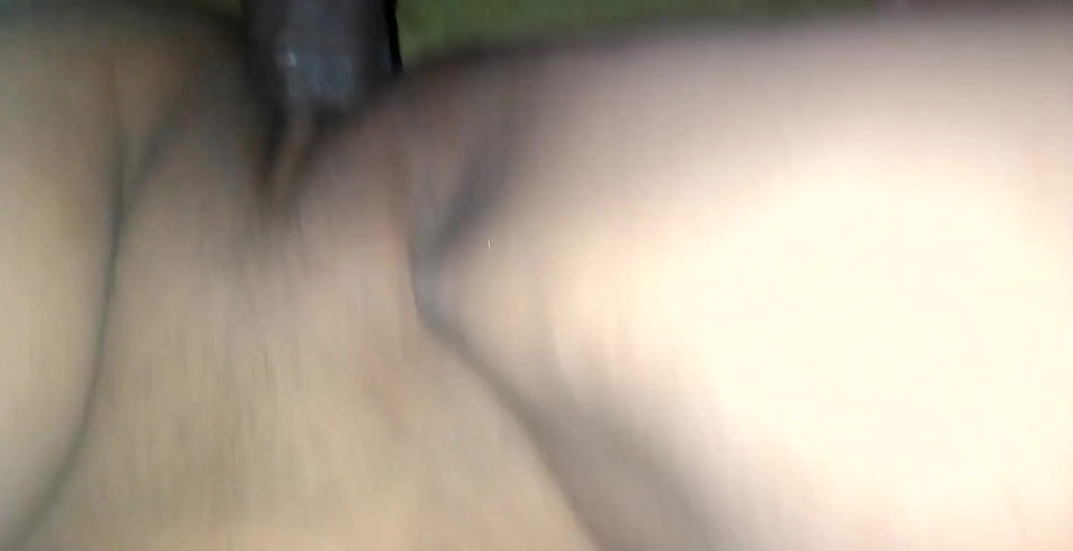 Desi biwi ki chudai mine apni wife ko jameen letaker choda