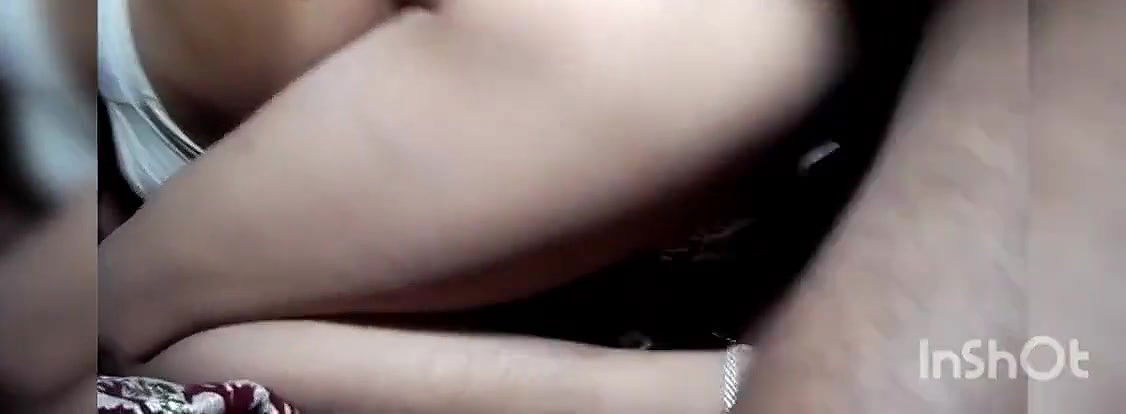 Indian girl ki juberdest chudai Chut me ungli dal ker chodne ke liy taiyar kya