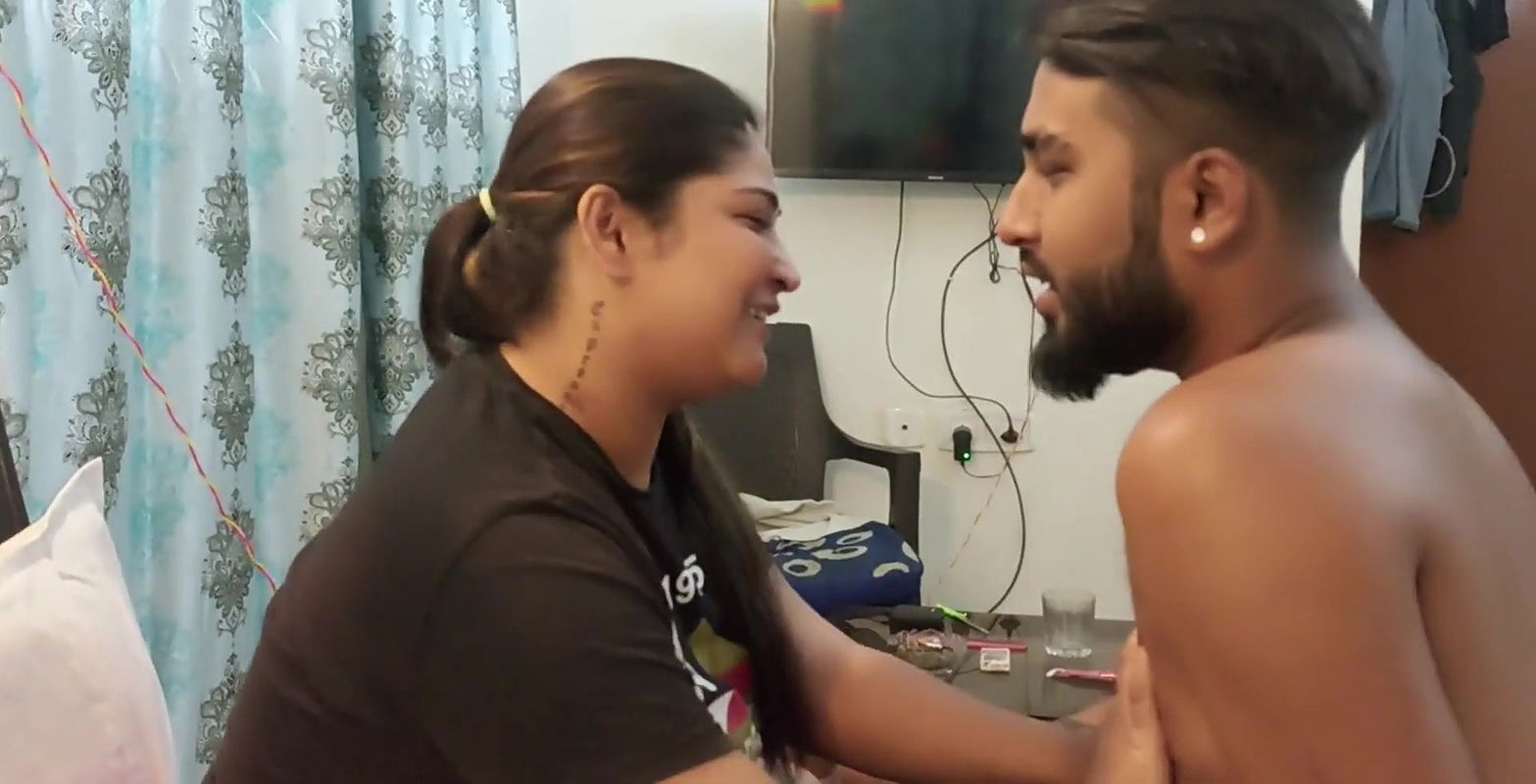 Malkin ne Nokar se chudwaya