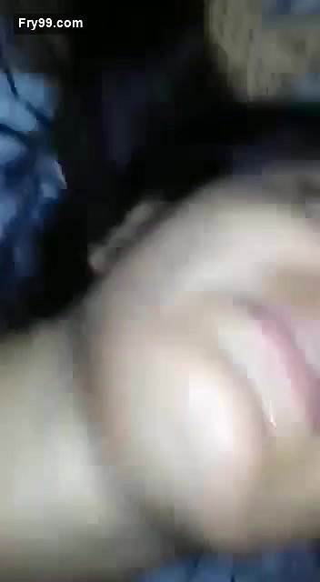 Beautiful girl fucking  tight pusy