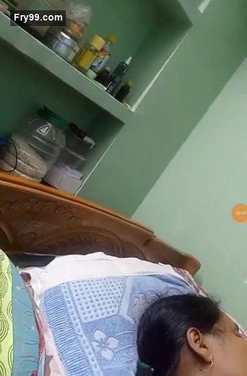 HORNY AUNTY FUCKING HER SELF WITH VEGGIE