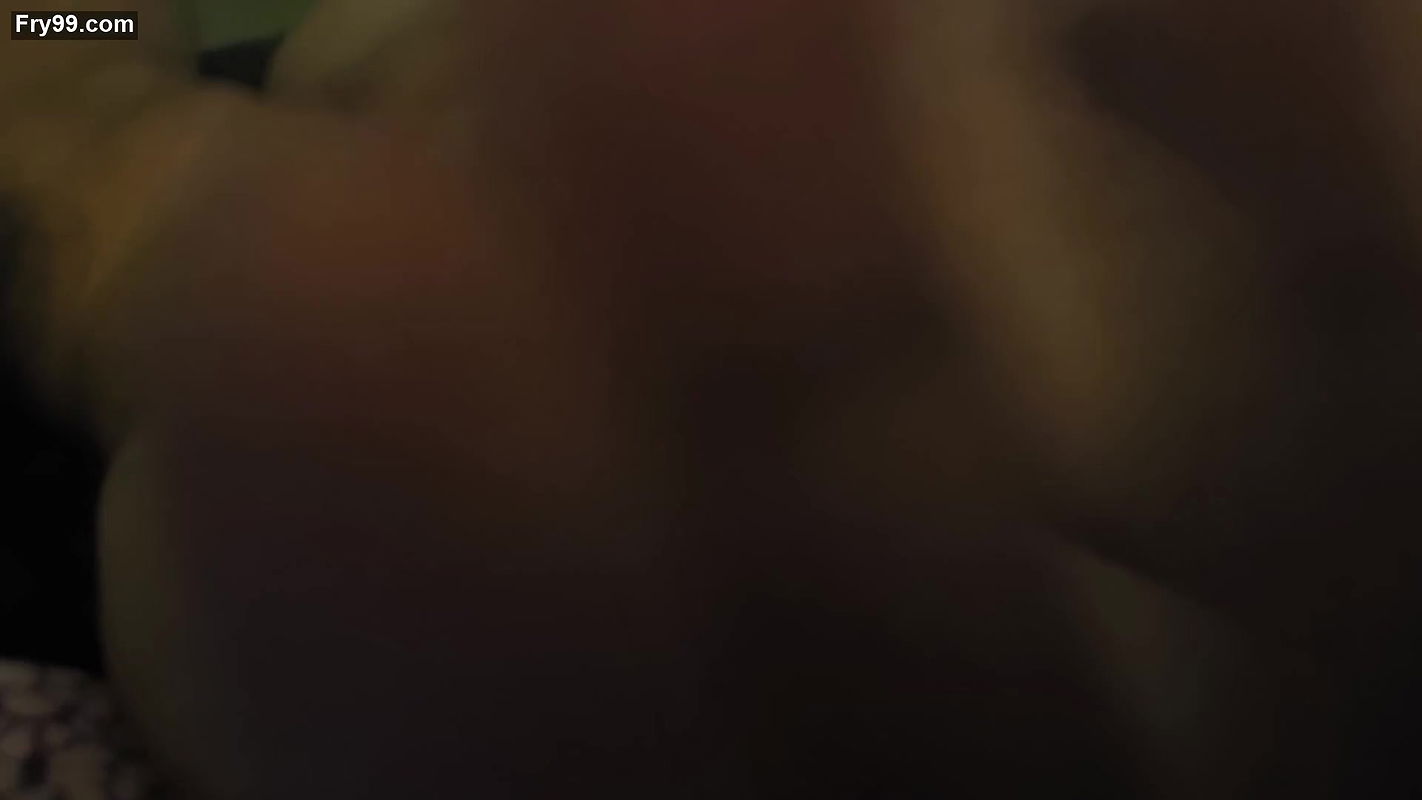 desi girl boob press and closeup navel