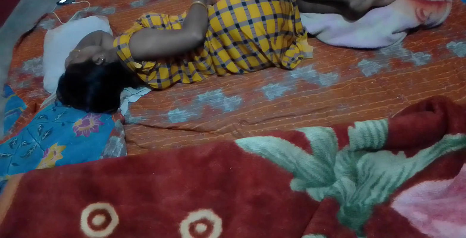 Wife ko raat mein choda  kambal me hindi sex