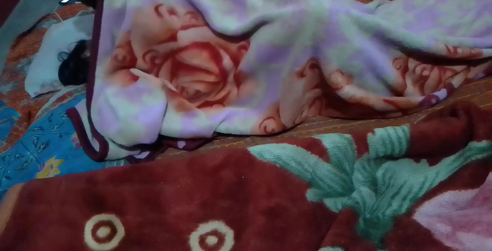 Wife ko raat mein choda  kambal me hindi sex