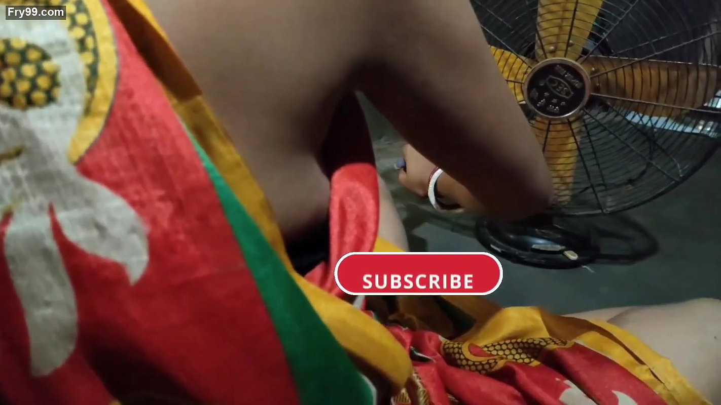 Sanu Vlogs showing side booobs while cleaning my fan