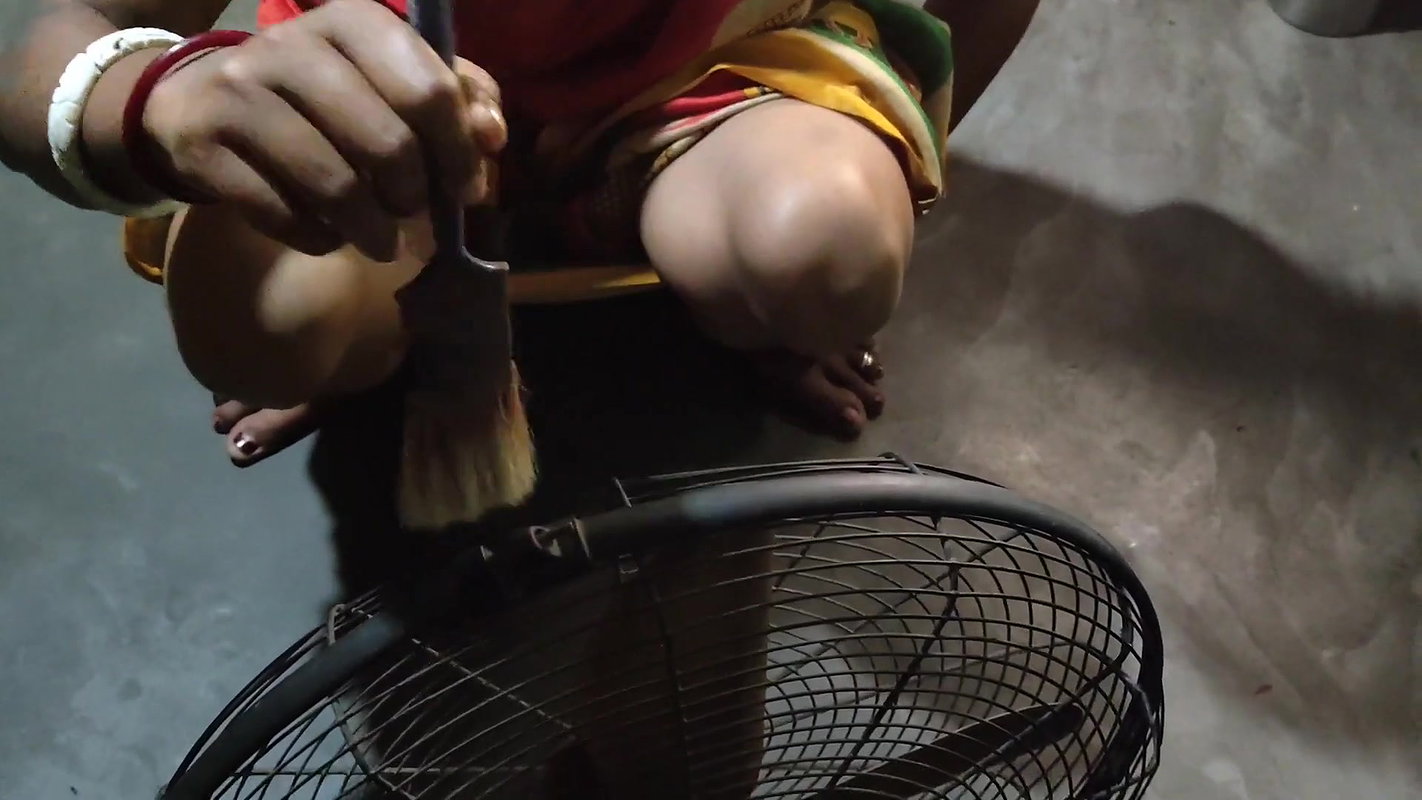 Sanu Vlogs showing side booobs while cleaning my fan