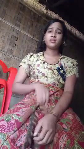 Village bhabhi Showing pussy and Sexy Ass