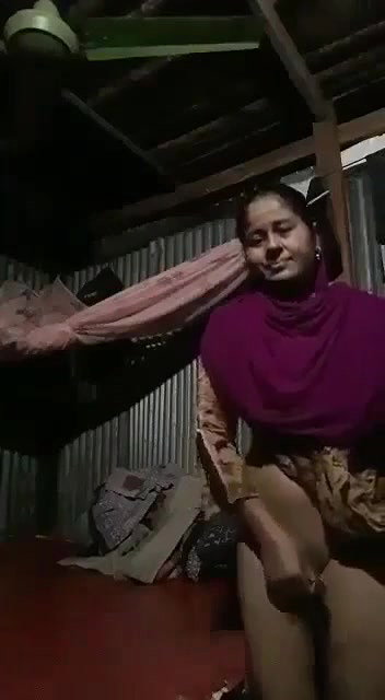 Horny Village Bhabi Masturbating