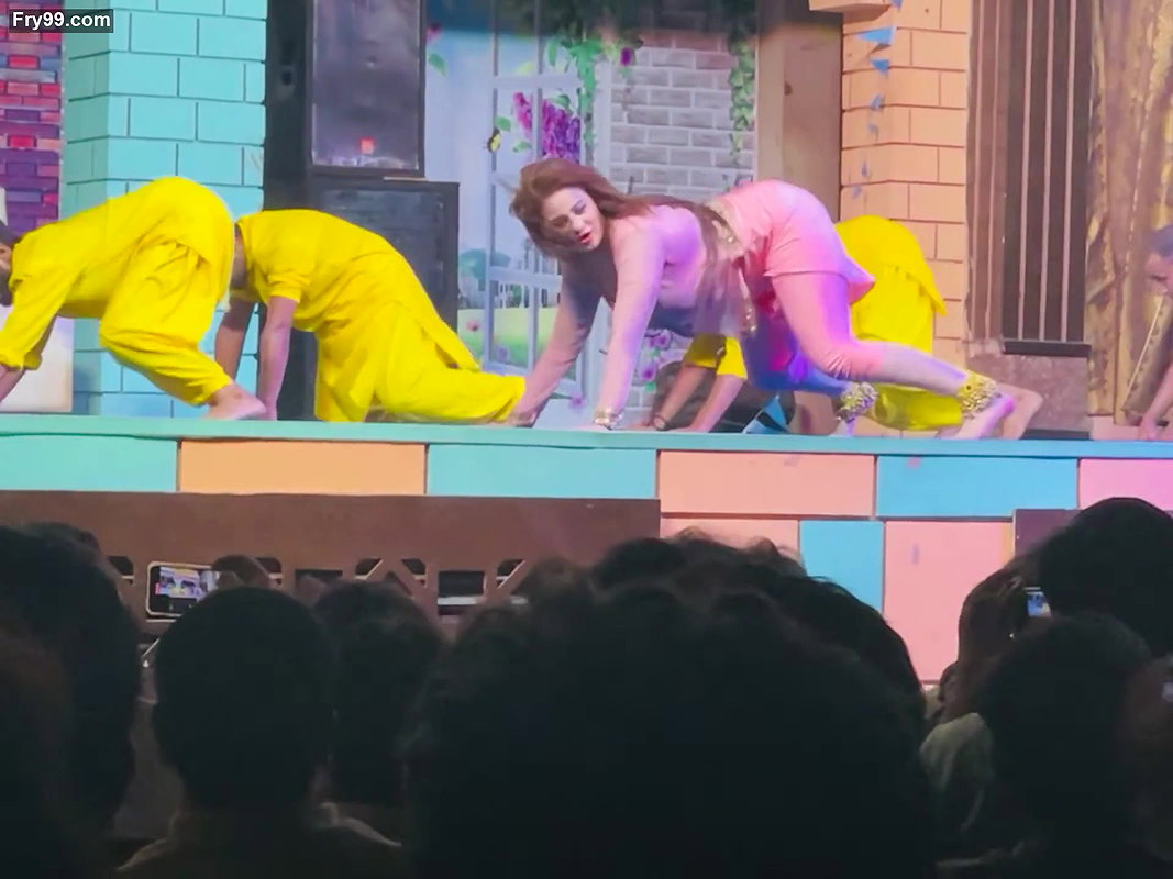 Afreen Pari-HD-Wet hot moves