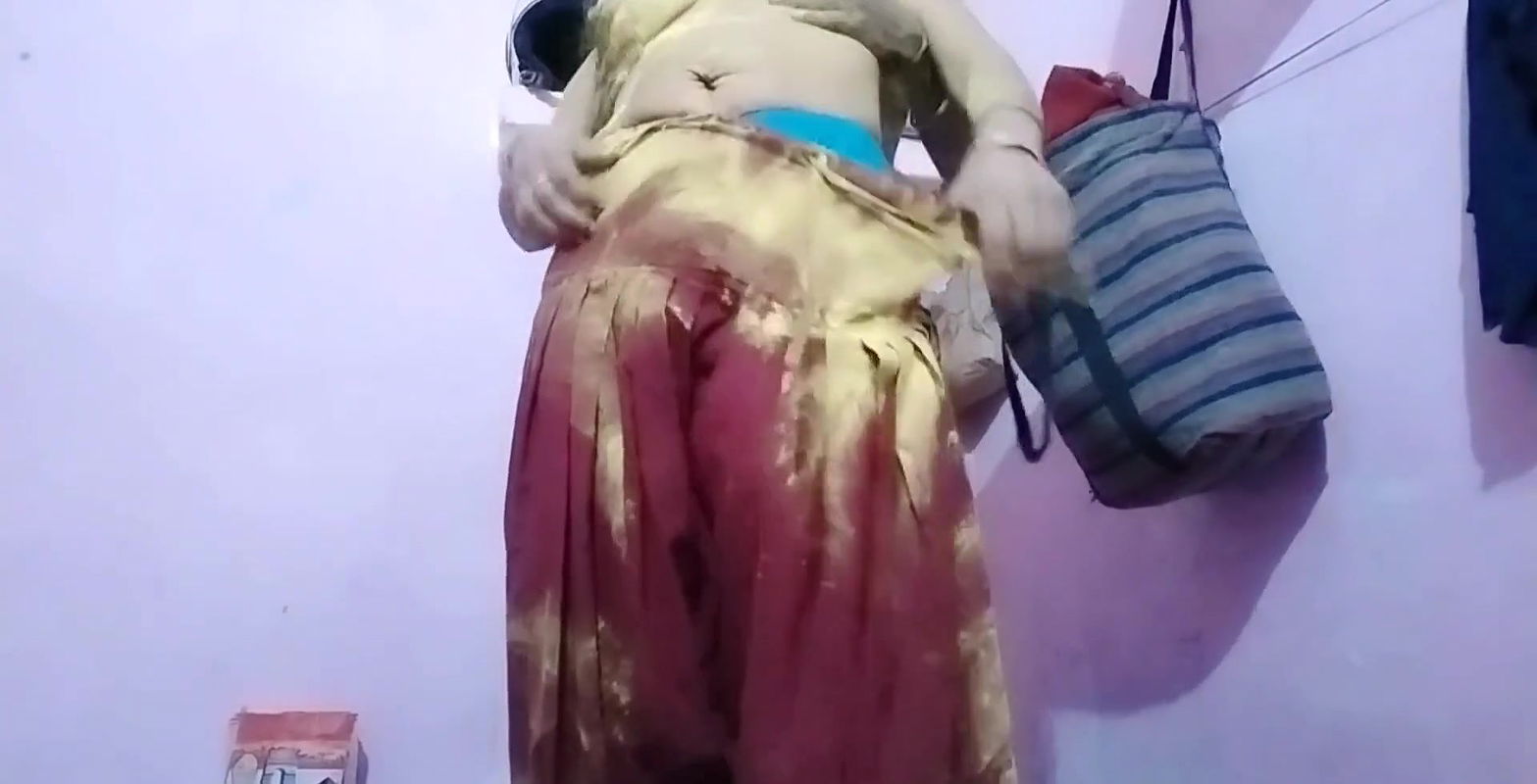 Hot bhabhi ko rang laga kar dever ne khub choda