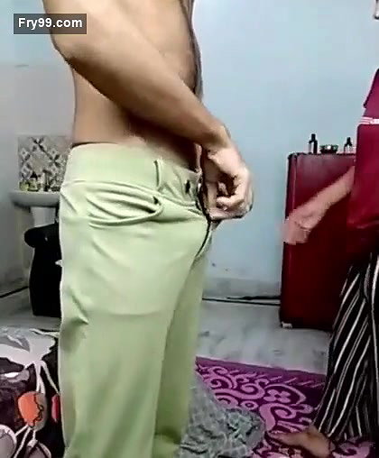 Desi Pregnent Wife Giving Handjob to Hubby
