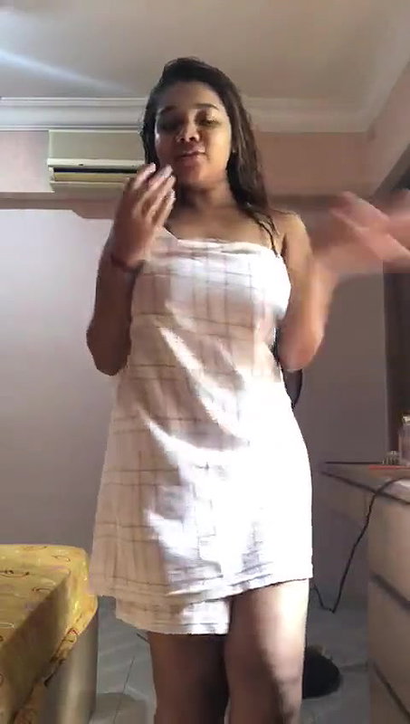 Desi Babe Nude Dancing