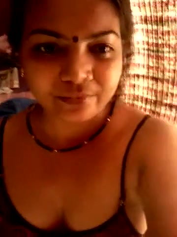 Village Bhabhi Boobs Show