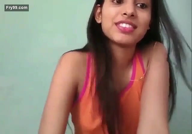 Sexy Teen girl Inserting dilo and enjoys