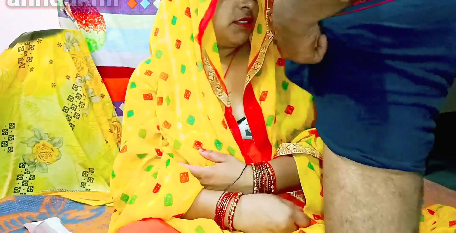 Indian desi ANNU bhabhi ko dever ne tabdtod hand chudai clear hindi vioce