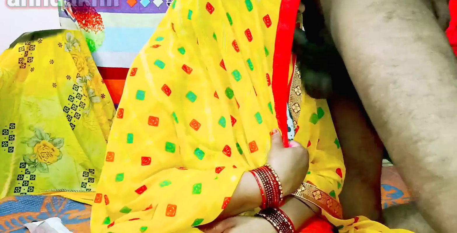 Indian desi ANNU bhabhi ko dever ne tabdtod hand chudai clear hindi vioce