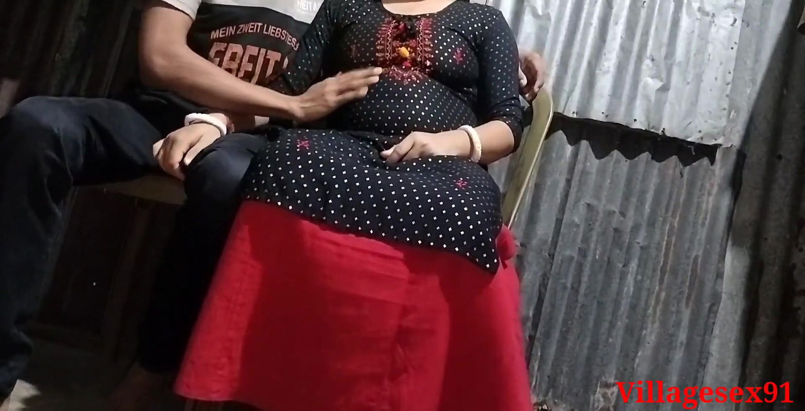 Wife Sex by Selling Boy In There Home In Bora Dhon Fuck