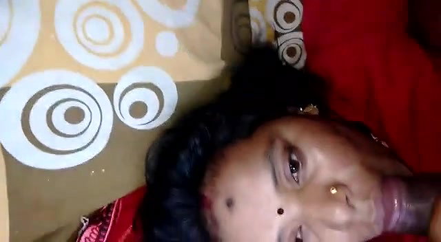 Mallu Bhabhi Sucking Dick