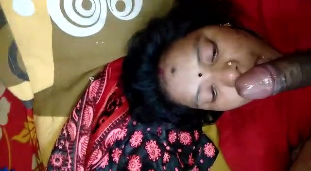 Mallu Bhabhi Sucking Dick
