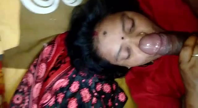 Mallu Bhabhi Sucking Dick