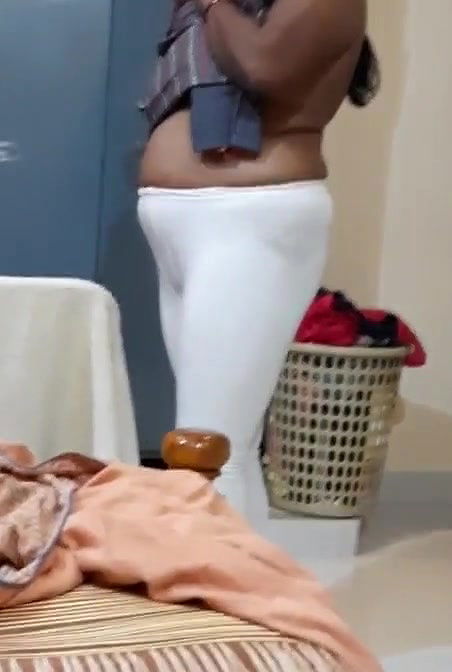 Tamil Bhabhi Strip Cloths