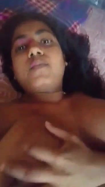 Big boobs Lankan Girl Showing