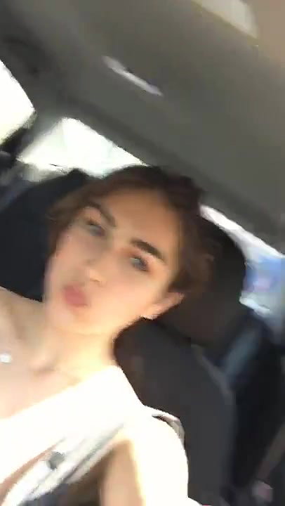 GORGEOUS BUSTY AMATEUR BABE WALKING NUDE PUBLICLY DARE