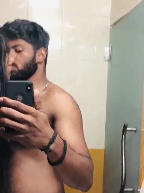 Kannad lovers Mirror Selfie