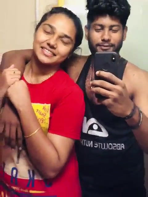 Kannad lovers Mirror Selfie