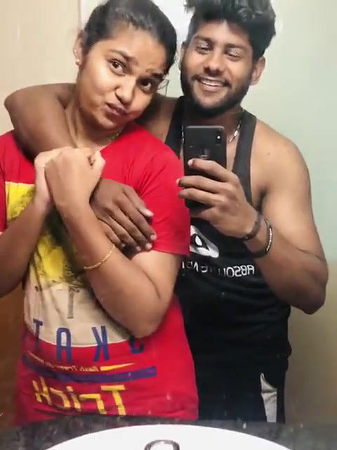 Kannad lovers Mirror Selfie