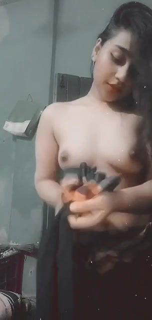 Super sexy girl showing