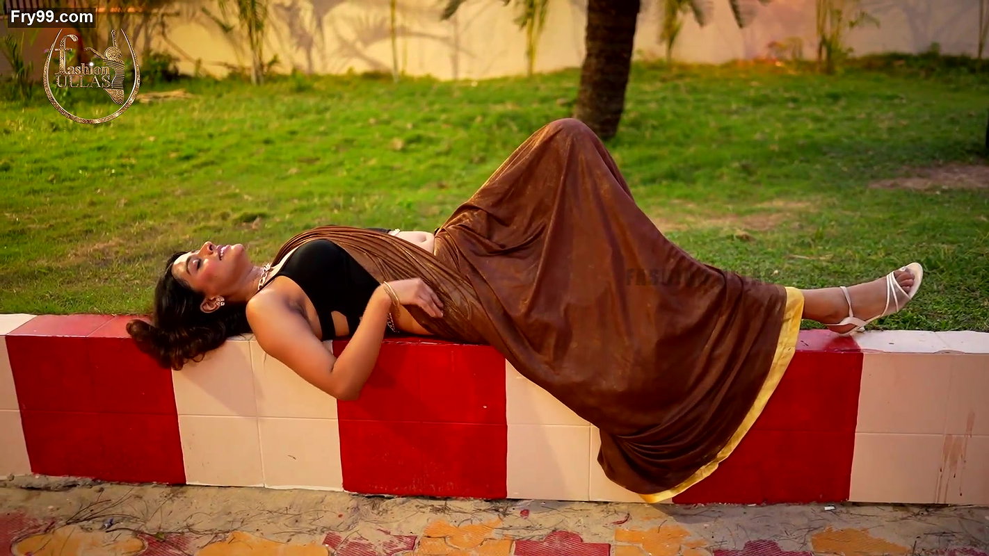 Koyeliya ~ Saree Beauty in Twilight Light ~ Fashion Ullas