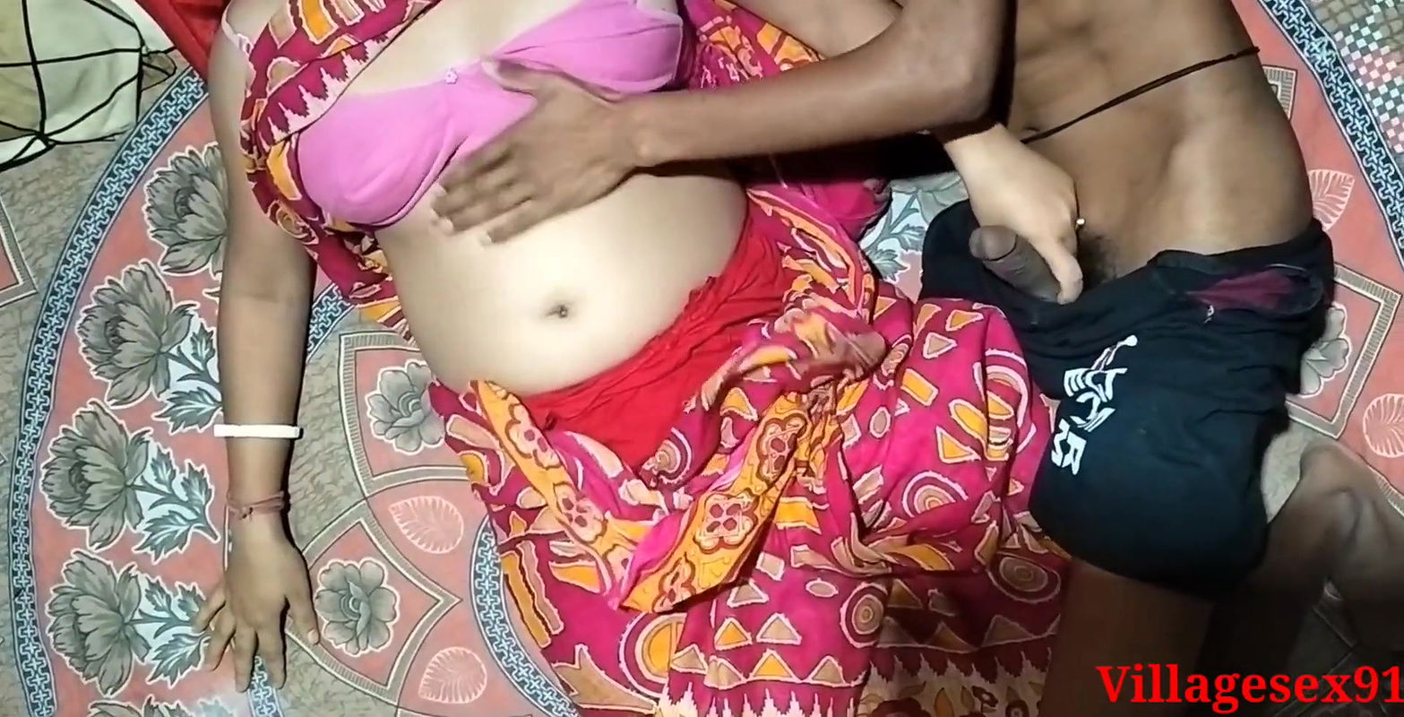 Desi maal Ko gand pe chudai kiya bed pe with big dick k saath