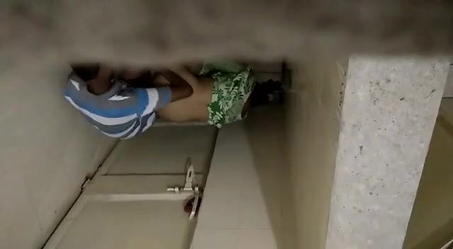 Desi Couple Fucking In Toilet