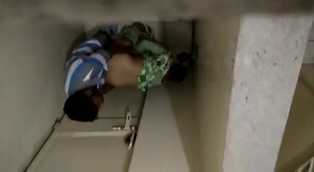 Desi Couple Fucking In Toilet