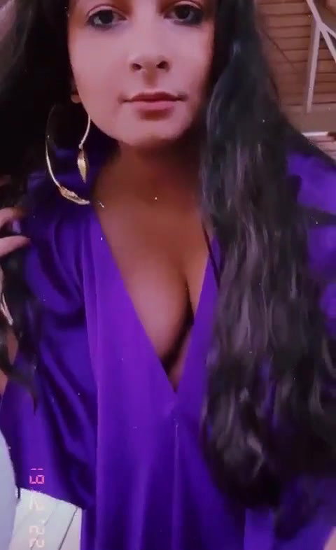 Rhea Kapoor – Giving a Naughty Sneak Peek