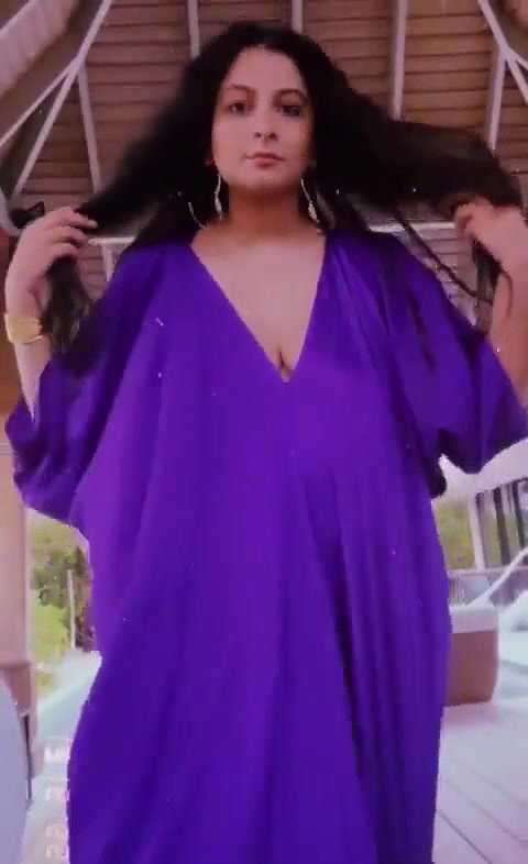 Rhea Kapoor – Giving a Naughty Sneak Peek
