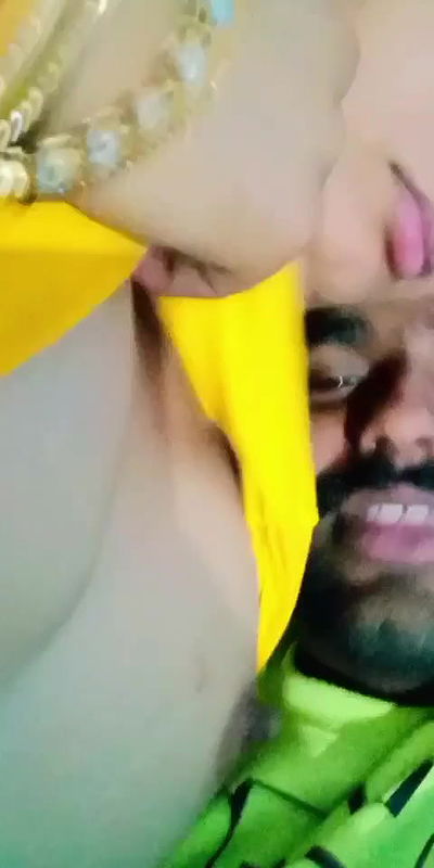Bhabhi nipple sucking by lover