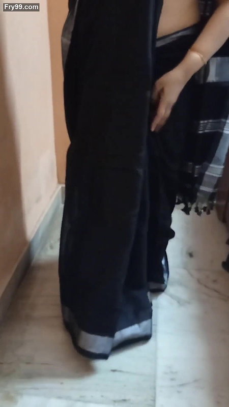 Beautiful Bengali Lady Sexy Navel in black Saree d