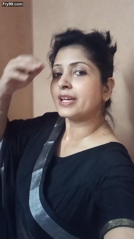 Beautiful Bengali Lady Sexy Navel in black Saree d
