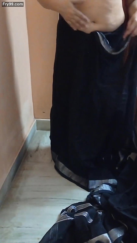 Beautiful Bengali Lady Sexy Navel in black Saree d