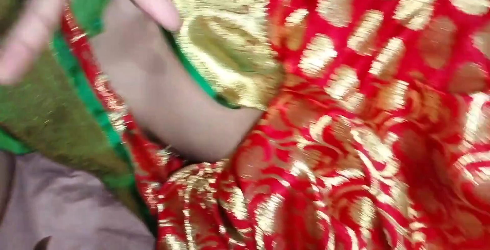 Sas ghar me porn film dekh rahi thi damad ne gand mara