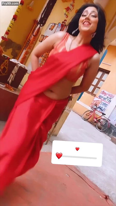 Reema Wora Sexy Navel in red Saree