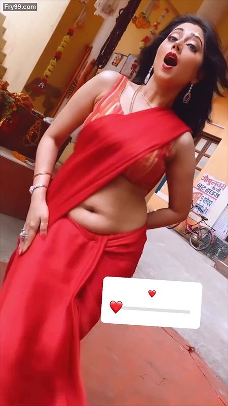Reema Wora Sexy Navel in red Saree